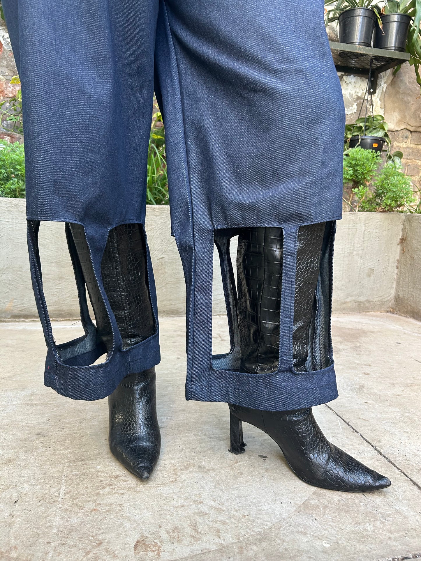 THE WINDOW JEANS