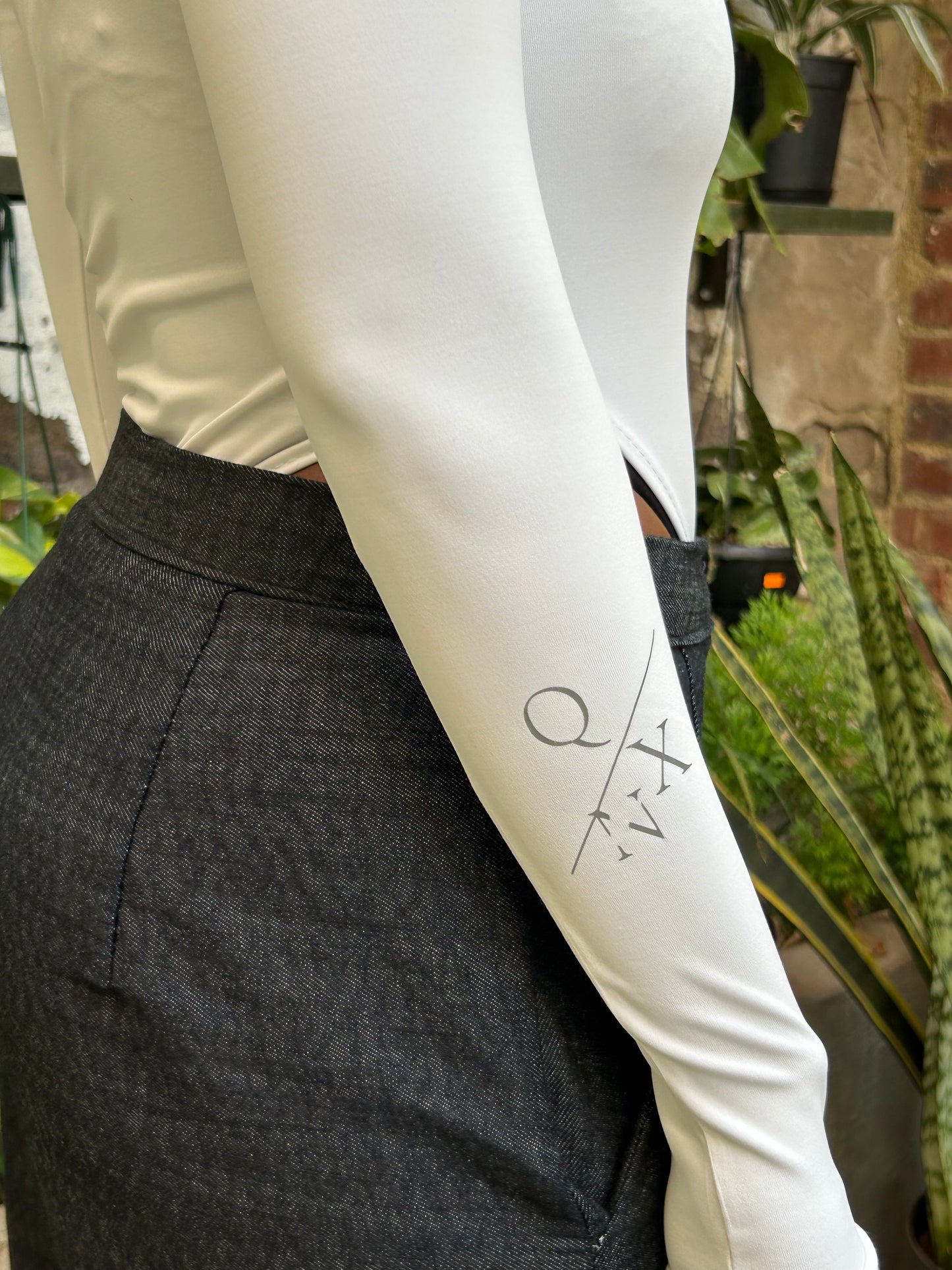 BRANDED WHITE BODYSUIT