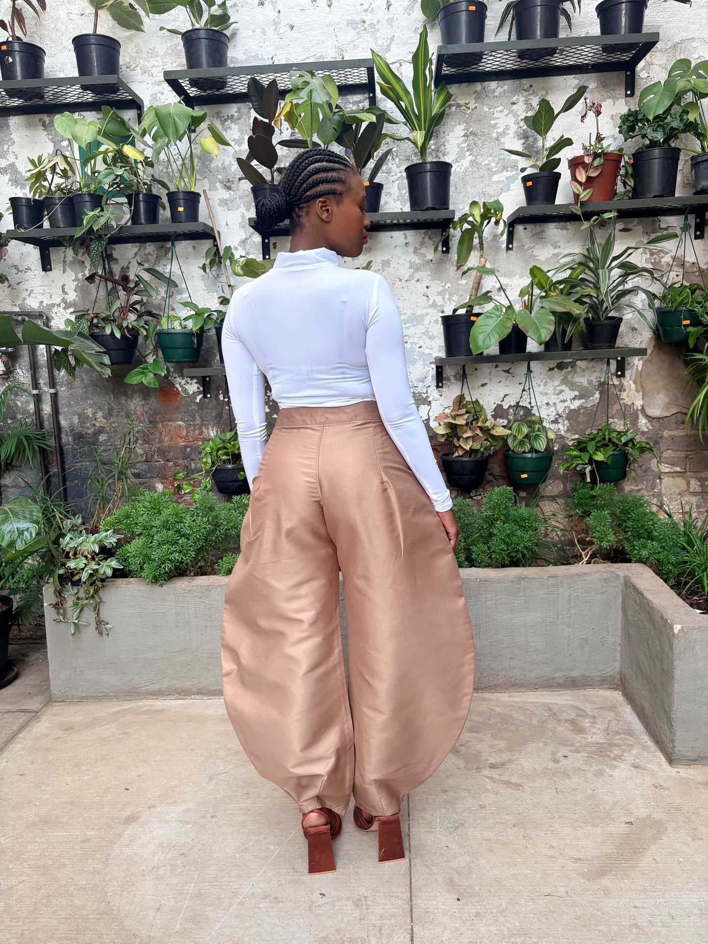 BAIGE BARREL PANTS